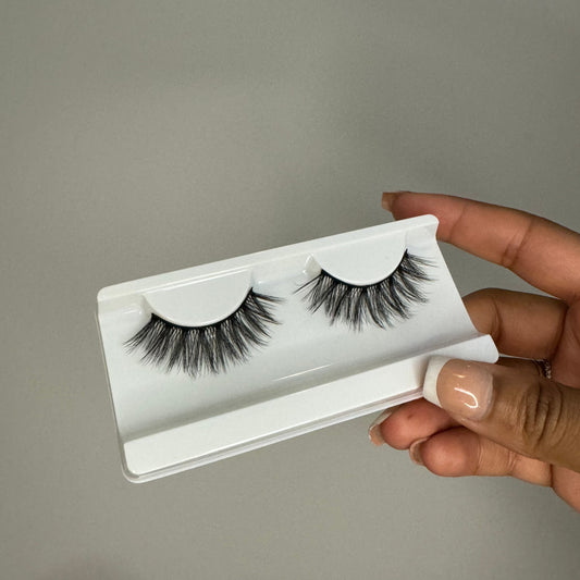 "Queen" Strip Lashes
